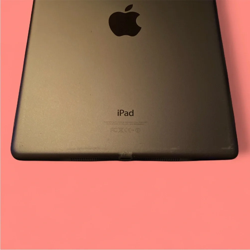 Wi-Fi + Cellular IPad Air 16 gb Completely Restored To Factory Settings